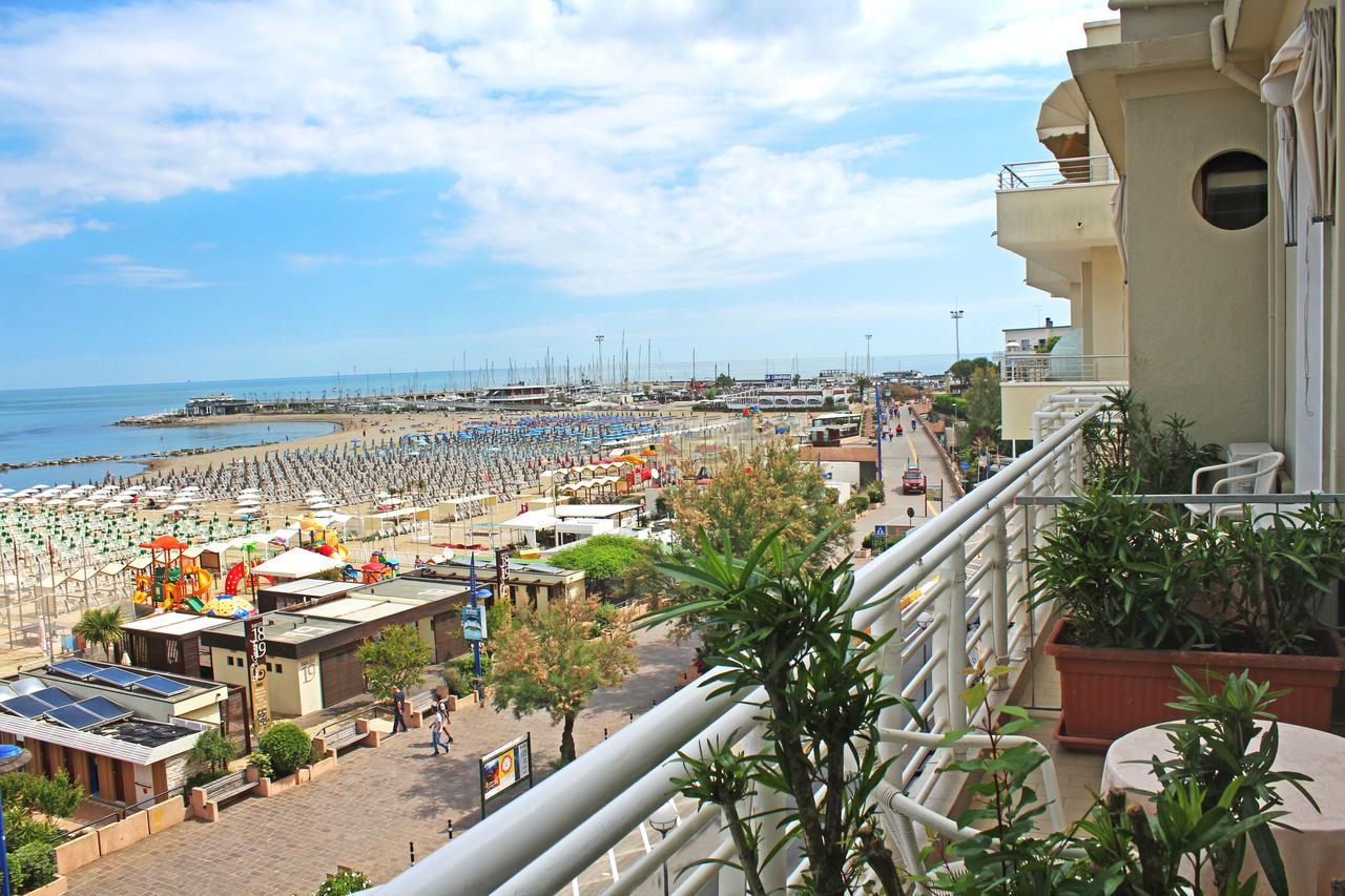 Hotel Lungomare Cattolica Exteriér fotografie